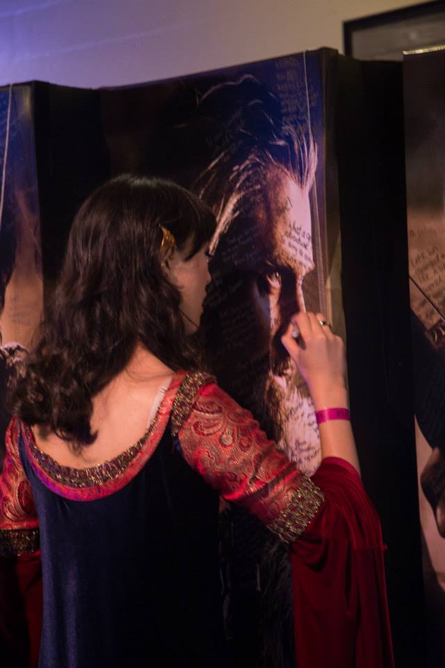 'Arwen' signing the standee